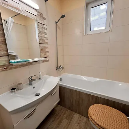 Apartment Madalina *